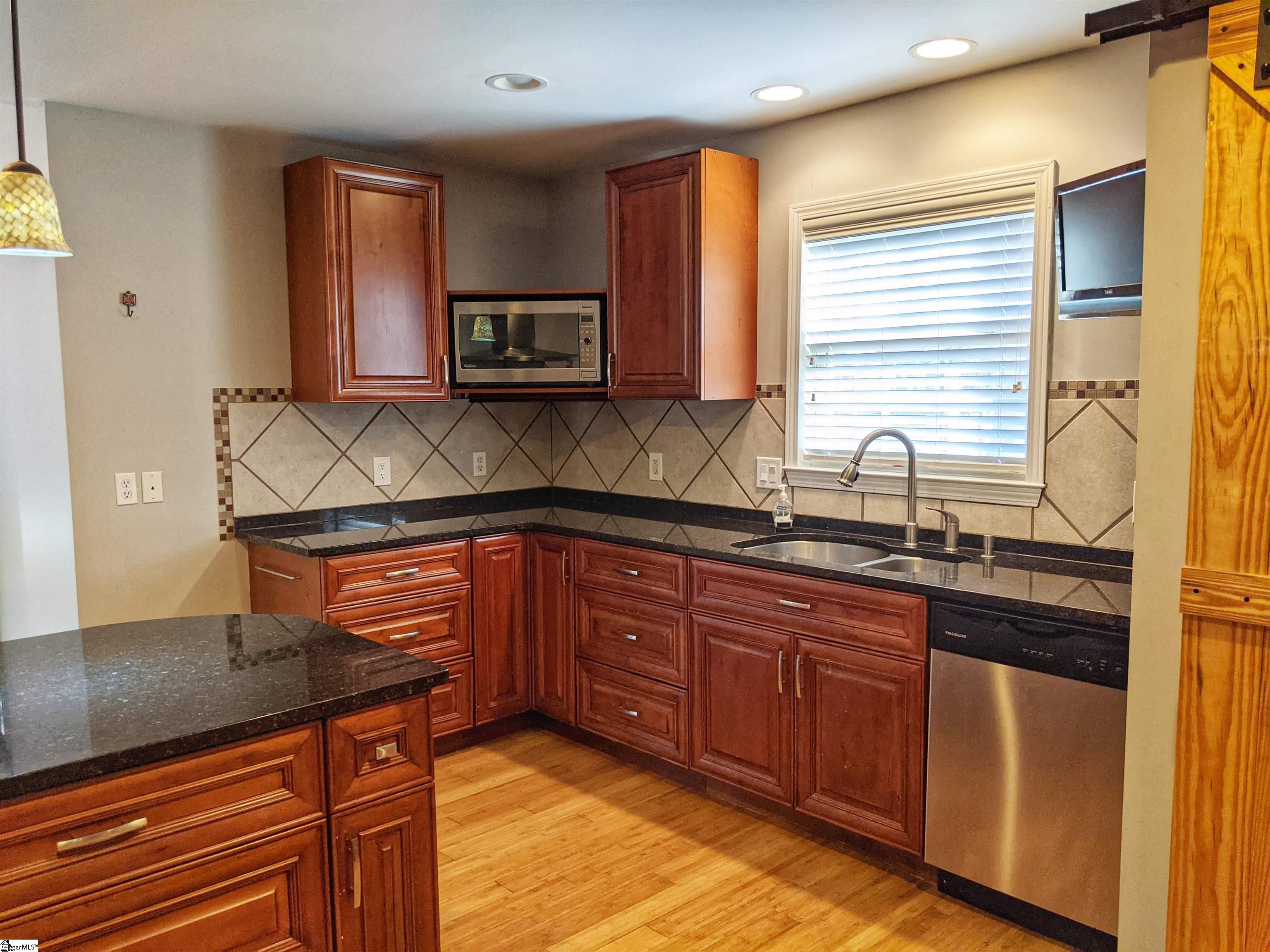 1606 Hudson Road Greer, SC 29650 - Photo 10 of 25 Gallery Image 10