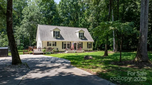 $400,000 | 7648 Forest Oak Drive, Denver, NC 28037