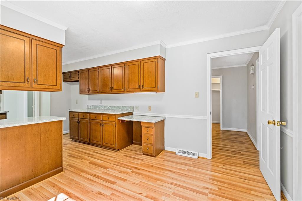 1706 Scarborough Road High Point, NC 27265 - Photo 11 of 46 Gallery Image 11