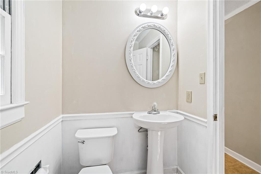1706 Scarborough Road High Point, NC 27265 - Photo 13 of 46 Gallery Image 13
