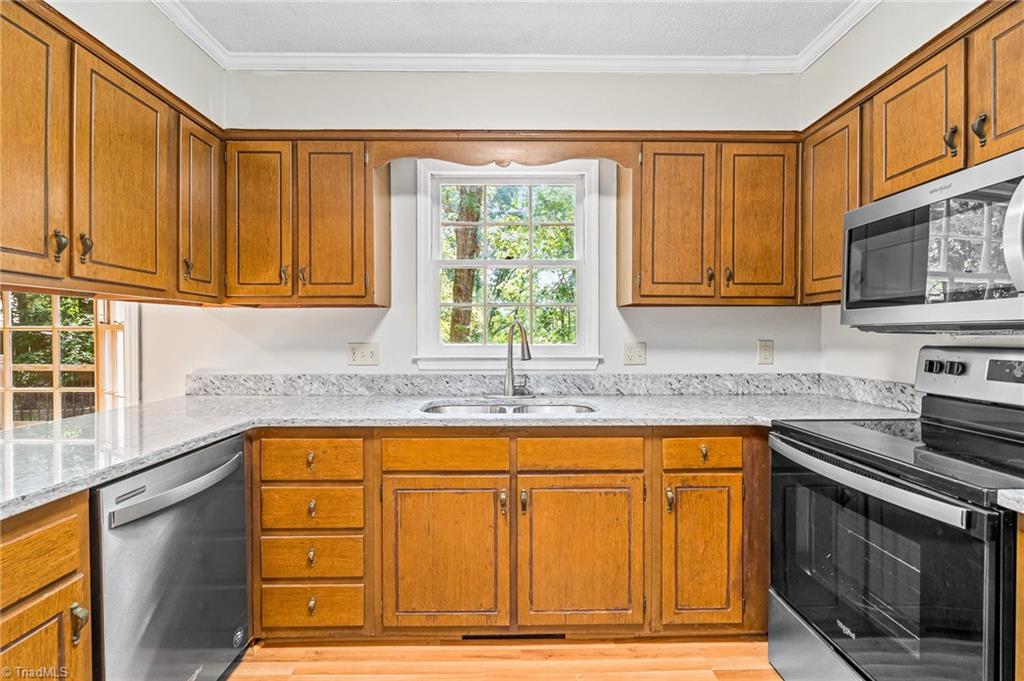 1706 Scarborough Road High Point, NC 27265 - Photo 15 of 46 Gallery Image 15