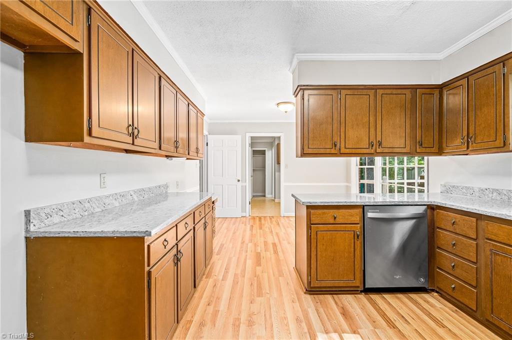 1706 Scarborough Road High Point, NC 27265 - Photo 17 of 46 Gallery Image 17