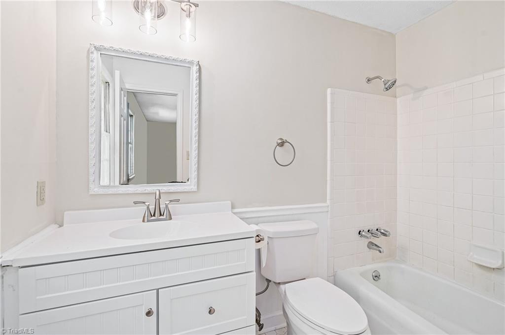 1706 Scarborough Road High Point, NC 27265 - Photo 28 of 46 Gallery Image 28