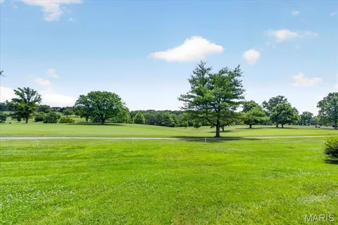 $249,900 | 564 Sarah Lane, Unit 104, St. Louis, MO 63141