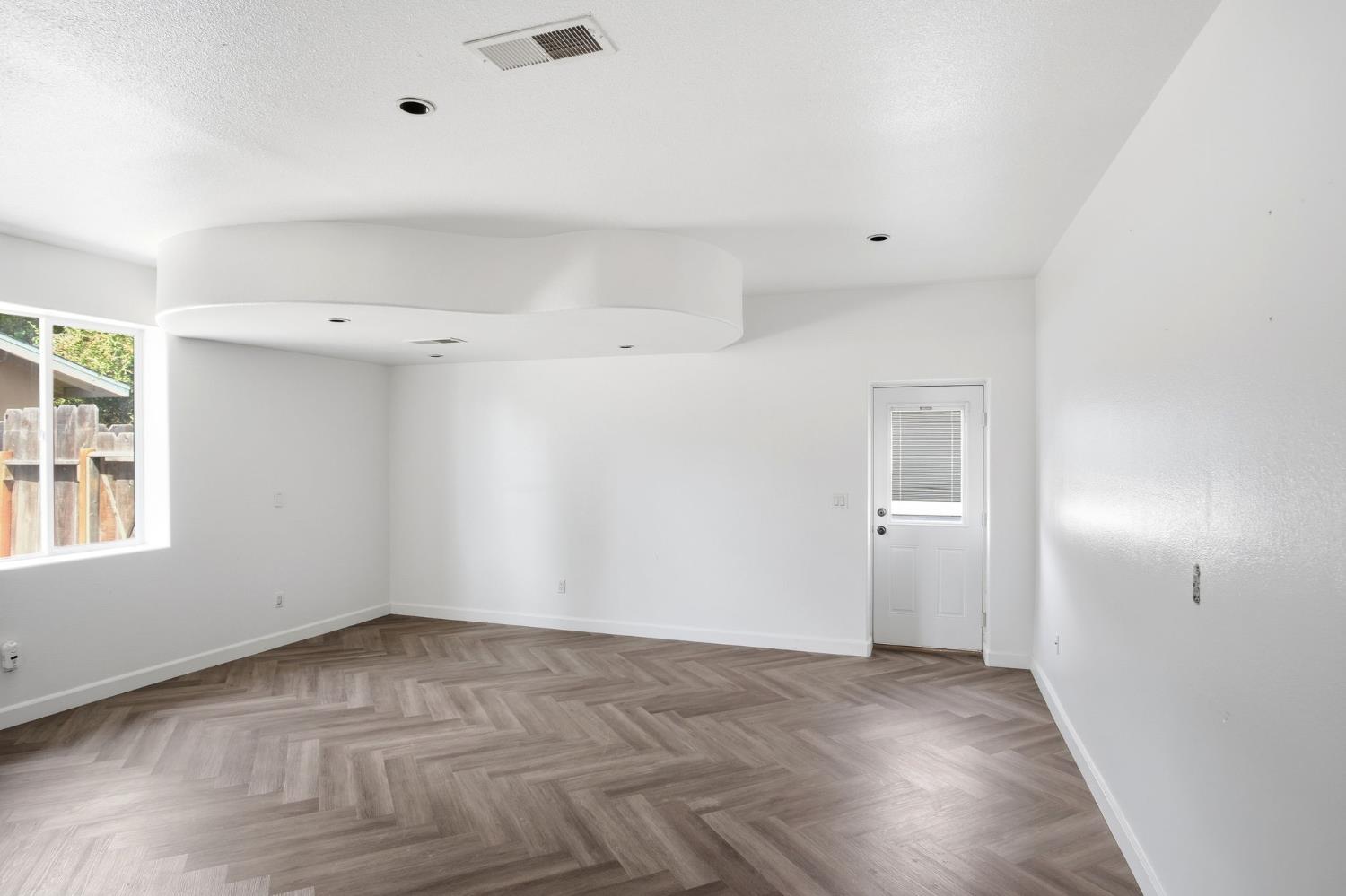 7161 Rita Way Winton, CA 95388 - Photo 14 of 33 Garage conversion with separate entrance.
