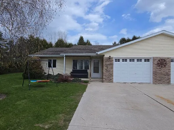 $179,900 | 1002 Chrysler Drive, Mishicot, WI 54228
