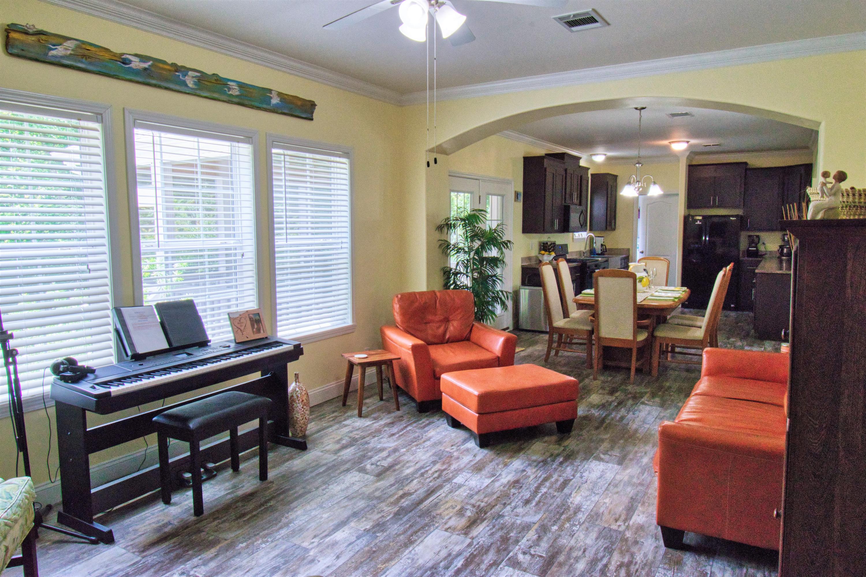 8025 Cedar Hall Road Edisto Island, SC 29438 - Photo 7 of 29 Livingroom