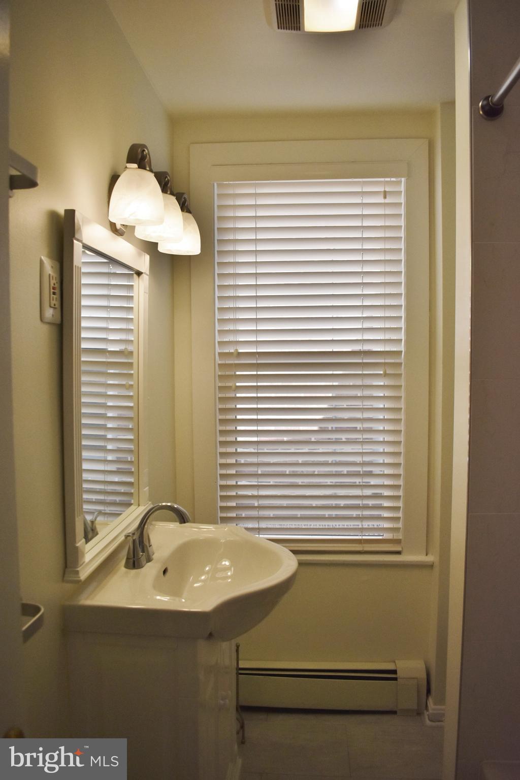 1506 Riverside Avenue Baltimore, MD 21230 - Photo 12 of 29 Bathroom