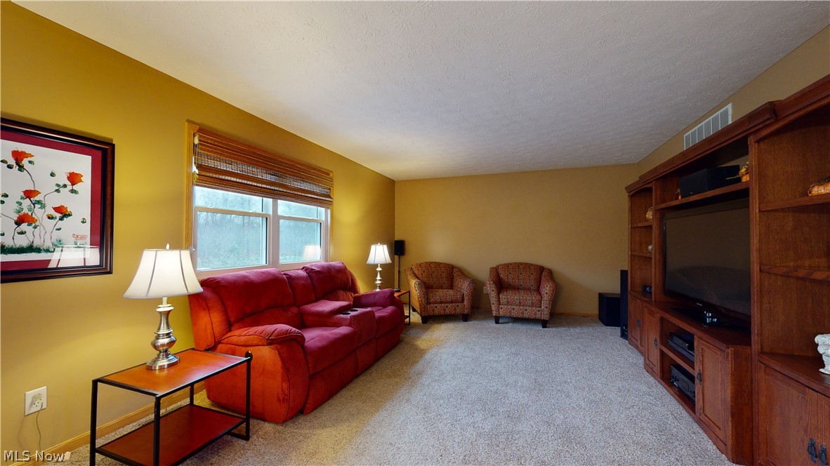 4622 Warren Road Cortland, OH 44410 - Photo 17 of 35 Gallery Image 17