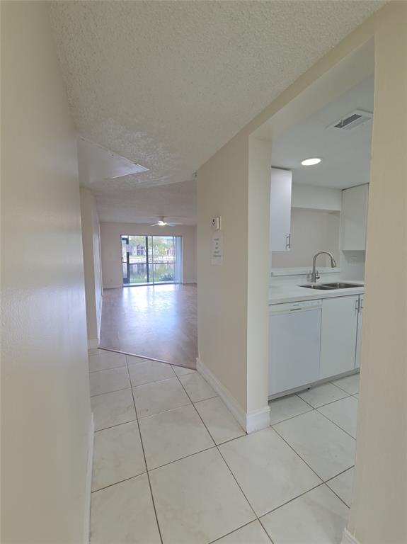 7901 South Colony Circle, Unit 101 Tamarac, FL 33321 - Photo 3 of 28