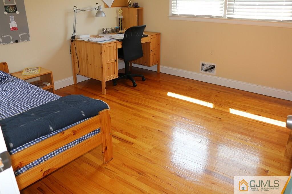 21 Merker Drive Edison, NJ 08837 - Photo 14 of 25 Gallery Image 14
