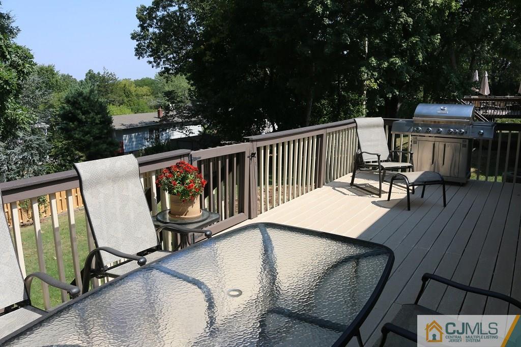 21 Merker Drive Edison, NJ 08837 - Photo 18 of 25 Gallery Image 18