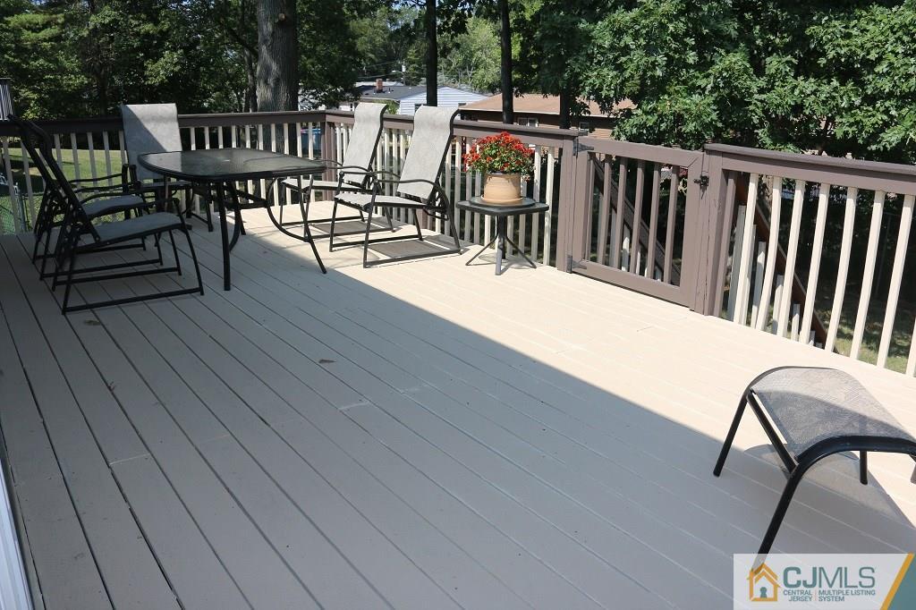 21 Merker Drive Edison, NJ 08837 - Photo 20 of 25 Gallery Image 20
