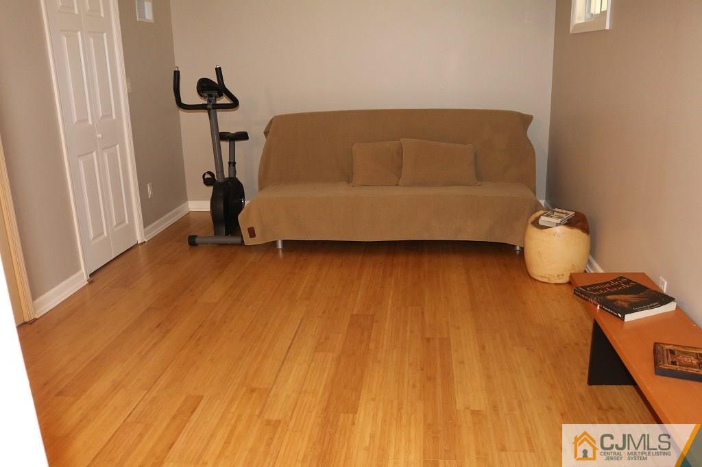 21 Merker Drive Edison, NJ 08837 - Photo 22 of 25 Gallery Image 22