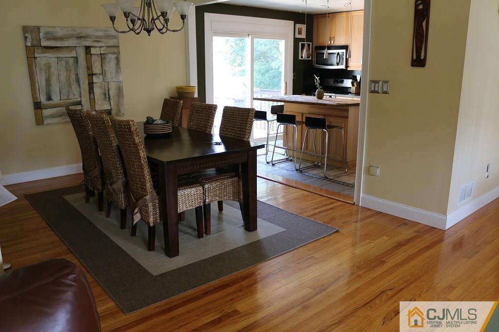 21 Merker Drive Edison, NJ 08837 - Photo 4 of 25 Gallery Image 4