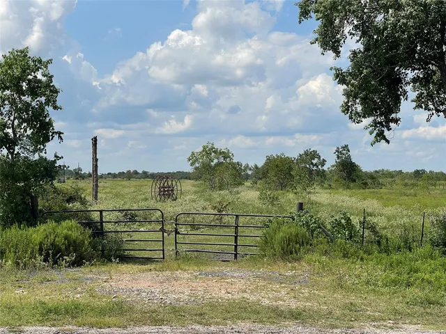 $616,000 | 5328 Farm To Market 3013, Sealy, TX 77474