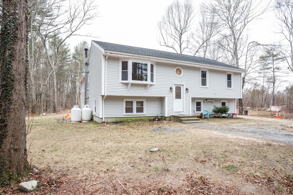 953 Walnut Plain Road Rochester, MA 02770 - Photo 2 of 28 Gallery Image 2