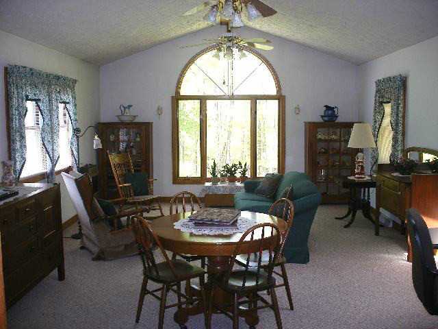1708 Lake Road Northeast Lancaster, OH 43130 - Photo 4 of 17 Gallery Image 4