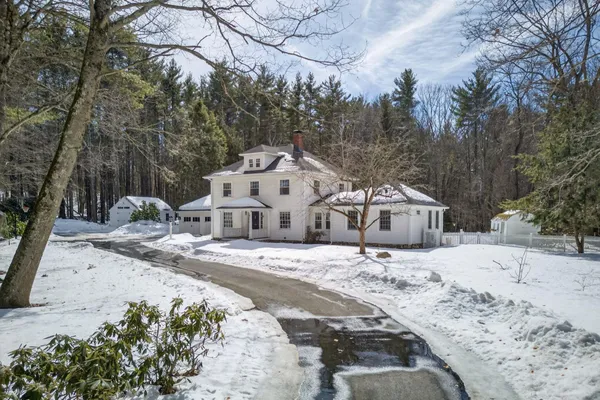 $1,395,000 | 188 Kensington Road, Hampton Falls, NH 03844