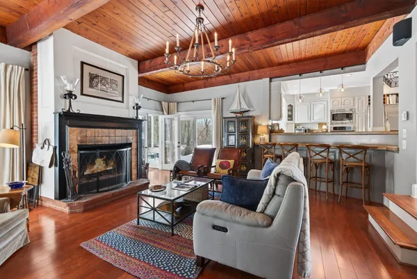 $1,395,000 | 188 Kensington Road, Hampton Falls, NH 03844