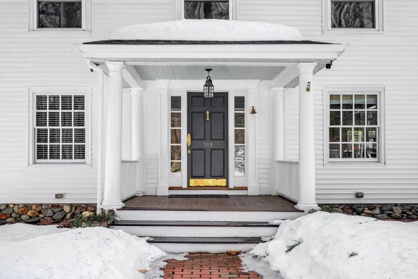 $1,395,000 | 188 Kensington Road, Hampton Falls, NH 03844