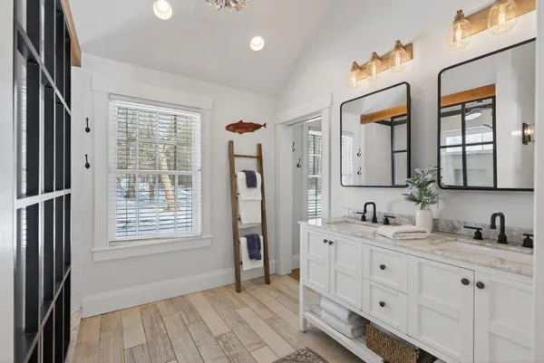 $1,395,000 | 188 Kensington Road, Hampton Falls, NH 03844