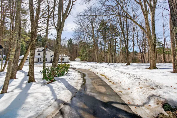 $1,395,000 | 188 Kensington Road, Hampton Falls, NH 03844