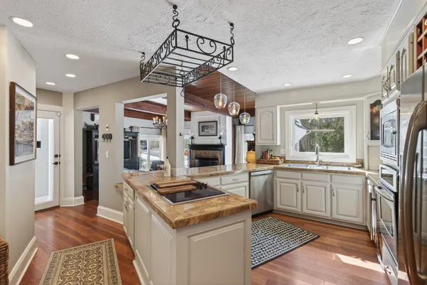 $1,395,000 | 188 Kensington Road, Hampton Falls, NH 03844