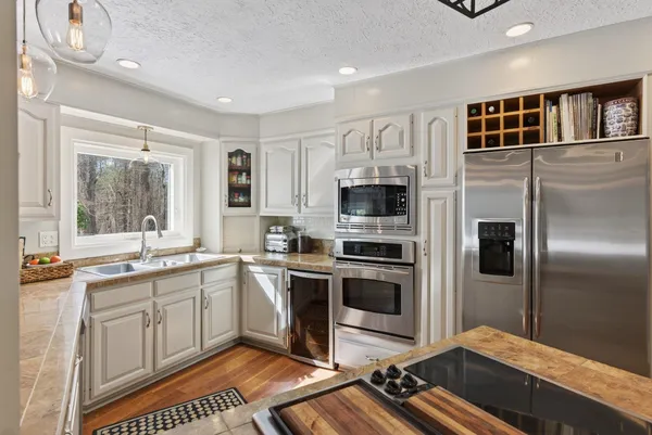 $1,395,000 | 188 Kensington Road, Hampton Falls, NH 03844