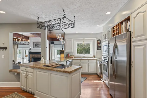 $1,395,000 | 188 Kensington Road, Hampton Falls, NH 03844