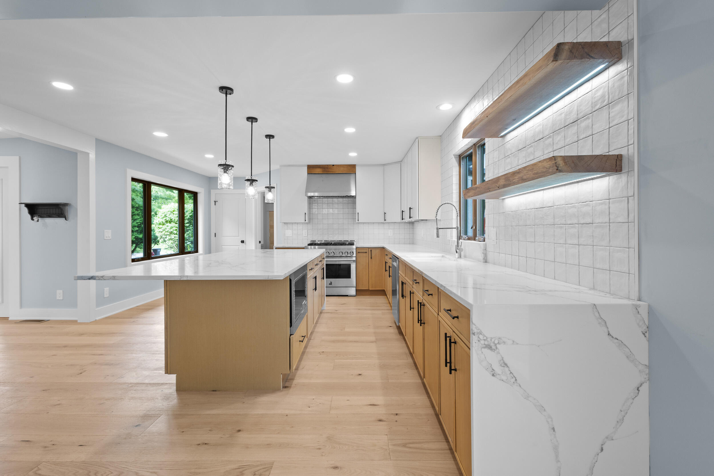 986 Indian Hills Road Fontana, WI 53125 - Photo 21 of 108 Kitchen