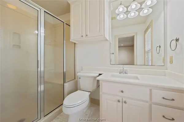 $915,000 | 9307 Lake Forest Court South, College Station, TX 77845