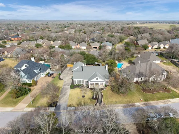 $915,000 | 9307 Lake Forest Court South, College Station, TX 77845