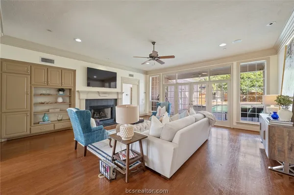 $915,000 | 9307 Lake Forest Court South, College Station, TX 77845