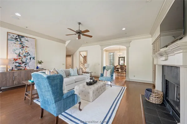 $915,000 | 9307 Lake Forest Court South, College Station, TX 77845