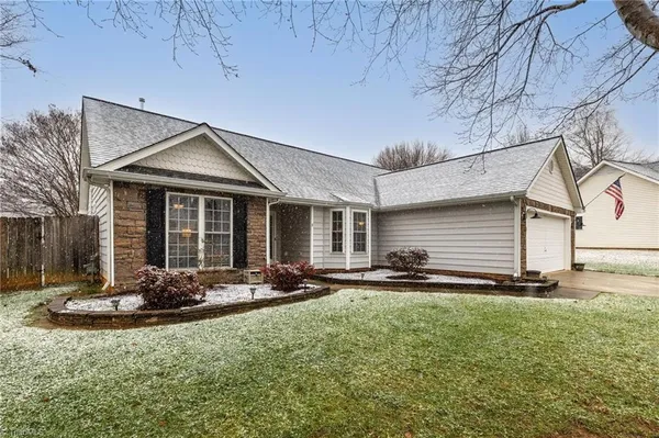 $385,000 | 8 Broadleaf Court, Summerfield, NC 27358