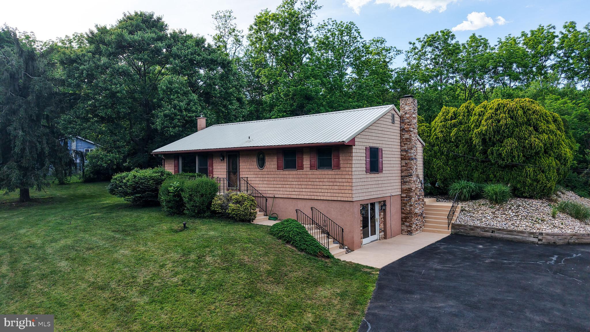 669 Summer Mountain Road Bernville, PA 19506 - Photo 9 of 48