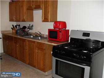 42 Golf Road Upper Darby, PA 19082 - Photo 6 of 12 Kitchen