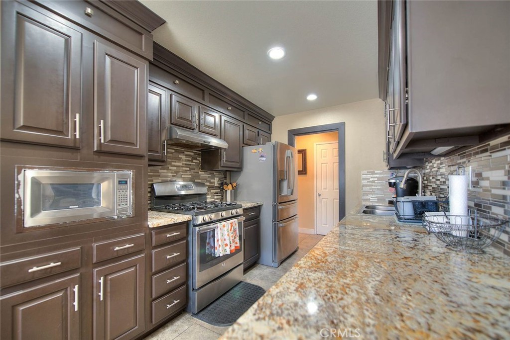8723 Larkin Court Riverside, CA 92503 - Photo 17 of 35
