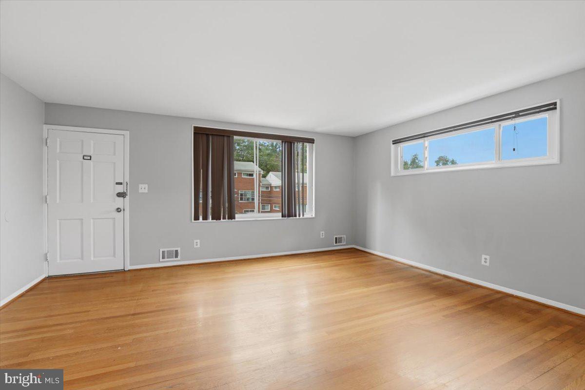 5024 8th Road South Arlington, VA 22204 - Photo 9 of 35