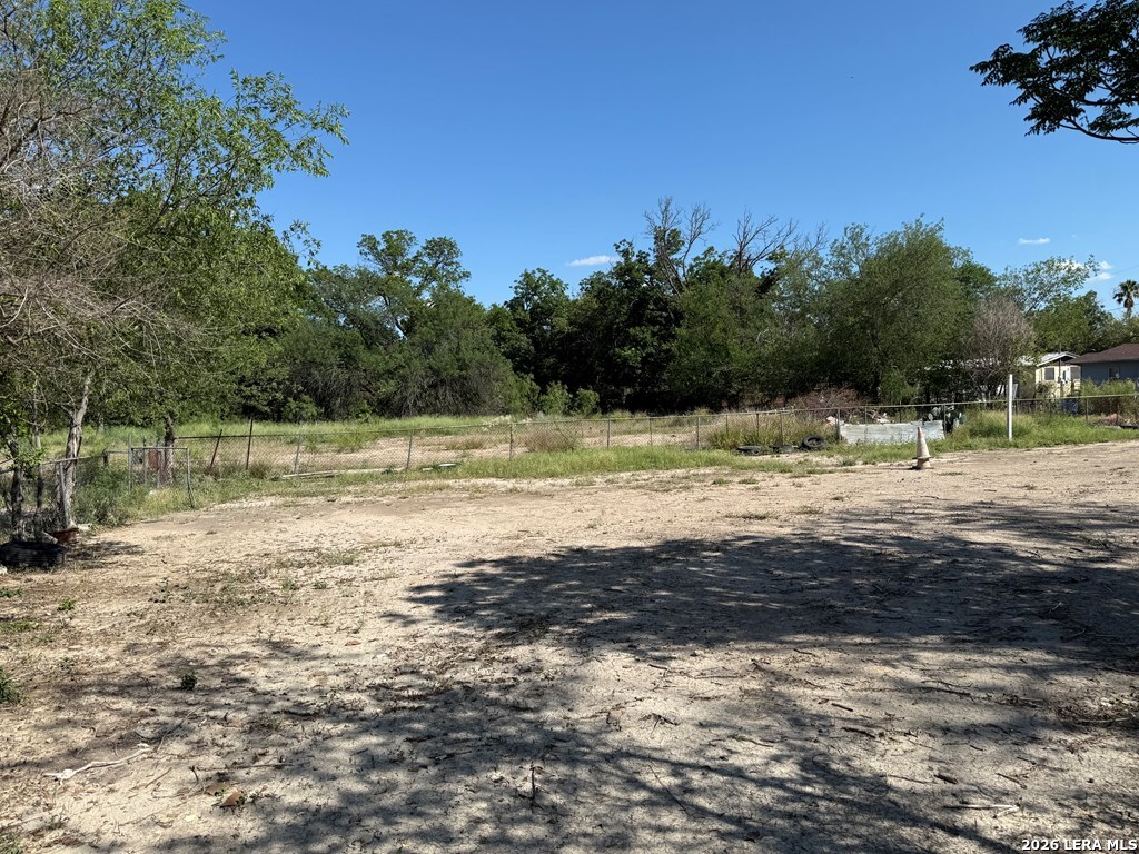 900 La Vacas Street Del Rio, TX 78840 - Photo 6 of 7