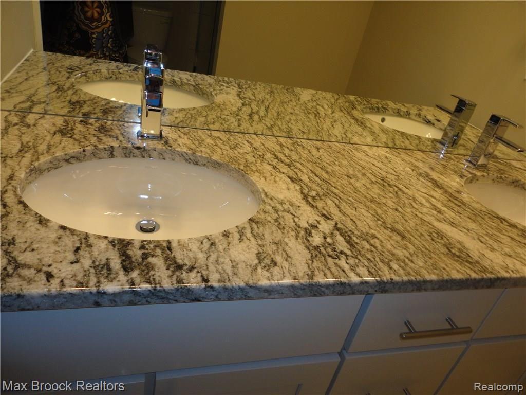2912 Glenbar Circle, Unit 91 Rochester, MI 48307 - Photo 28 of 40