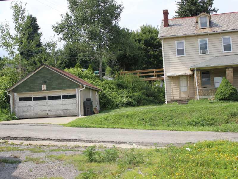 301 Keck Road Butler, PA 16002 - Photo 2 of 4 Exterior Front.