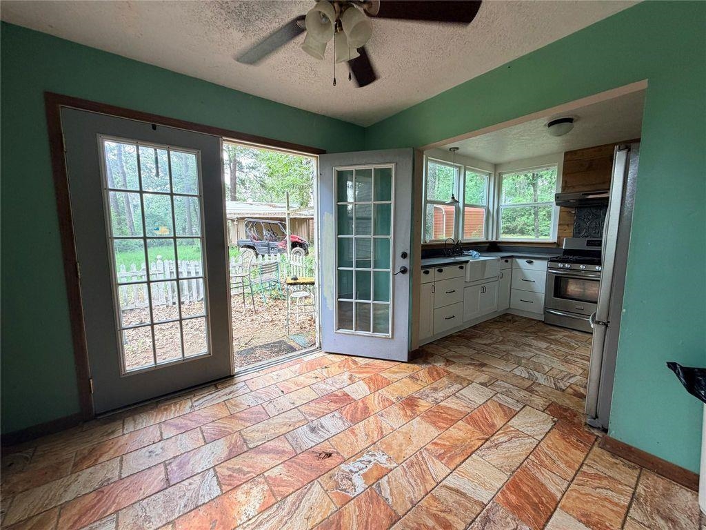 345 Private Road Hillister, TX 77624 - Photo 12 of 50