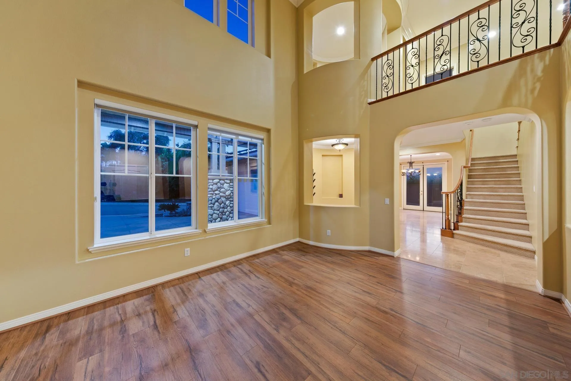 624 Ridgemont Circle Escondido, CA 92027 - Photo 11 of 71 a view of an entryway with wooden floor