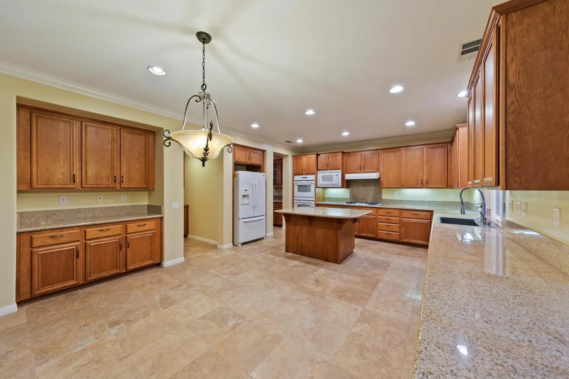 624 Ridgemont Circle Escondido, CA 92027 - Photo 18 of 71