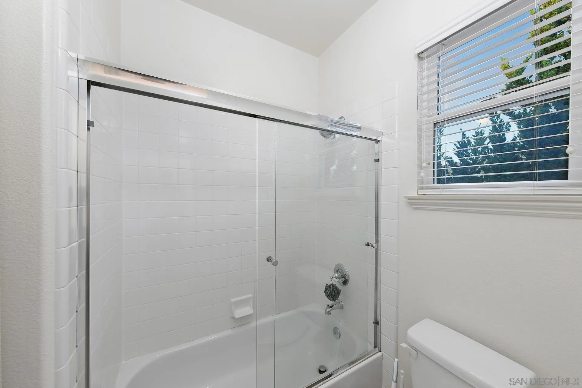 624 Ridgemont Circle Escondido, CA 92027 - Photo 47 of 71