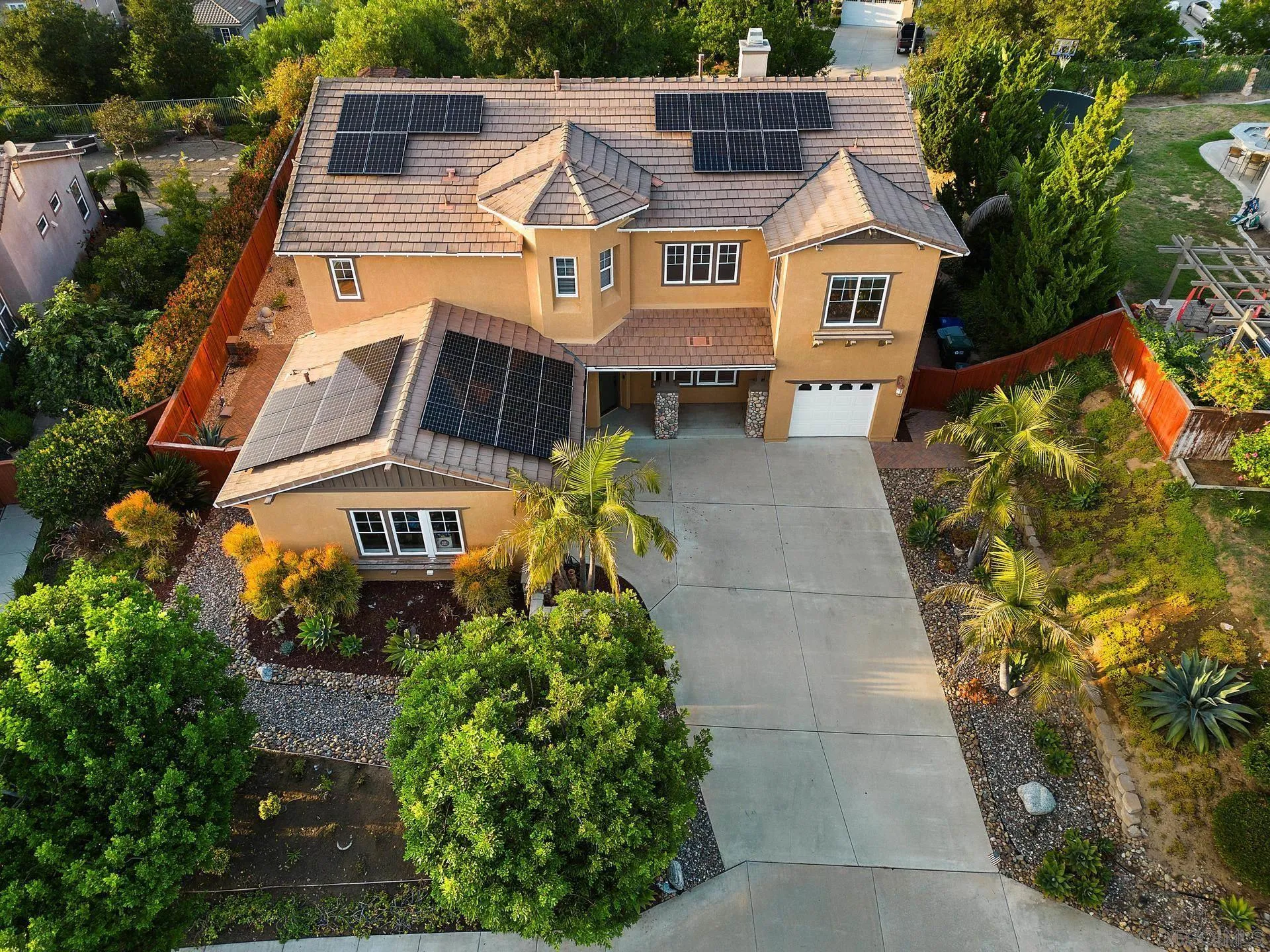 624 Ridgemont Circle Escondido, CA 92027 - Photo 61 of 71 an aerial view of a house with a yard