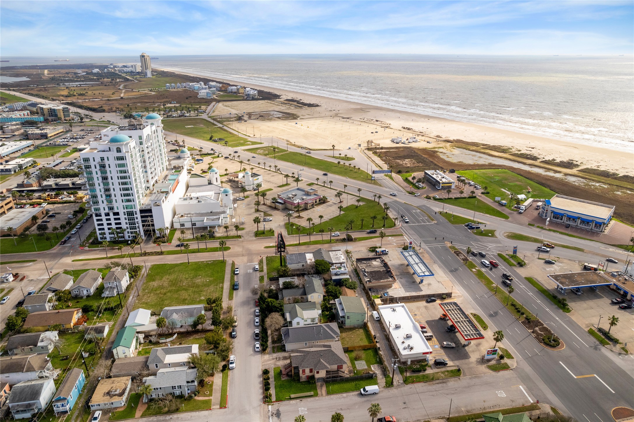 613 9th Street Galveston, TX 77550 - Photo 4 of 35 a view of a city with an ocean view