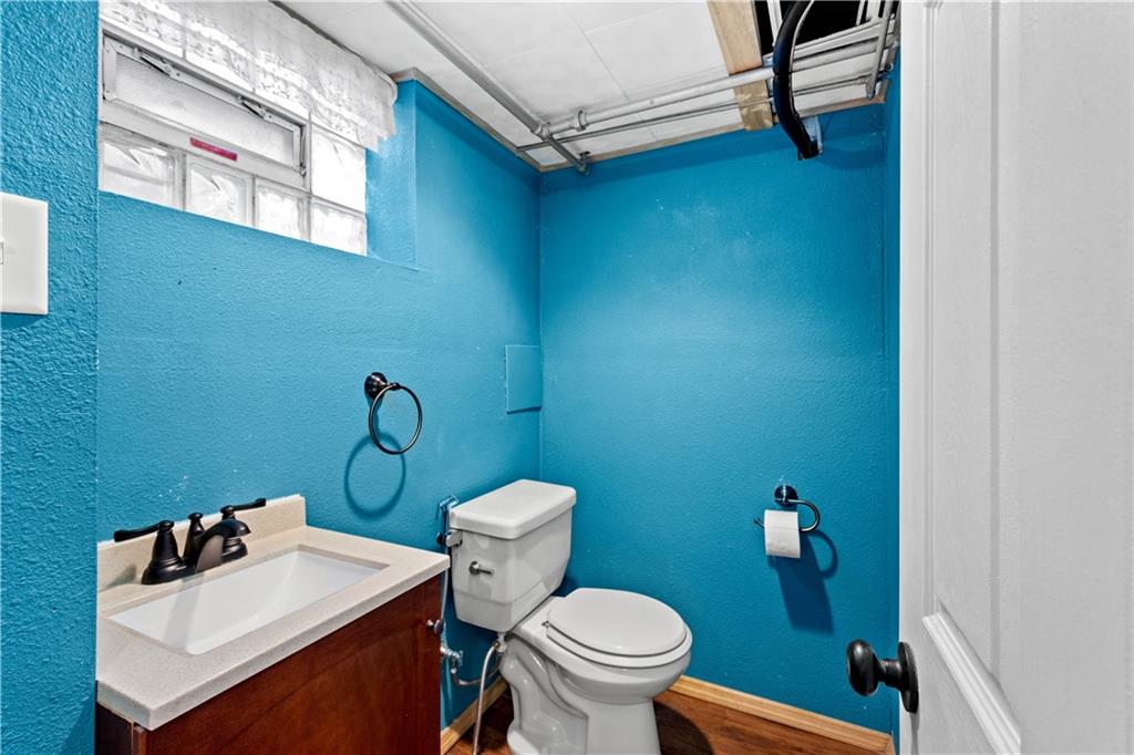 819 Geyer Road Pittsburgh, PA 15212 - Photo 16 of 25 Gallery Image 16